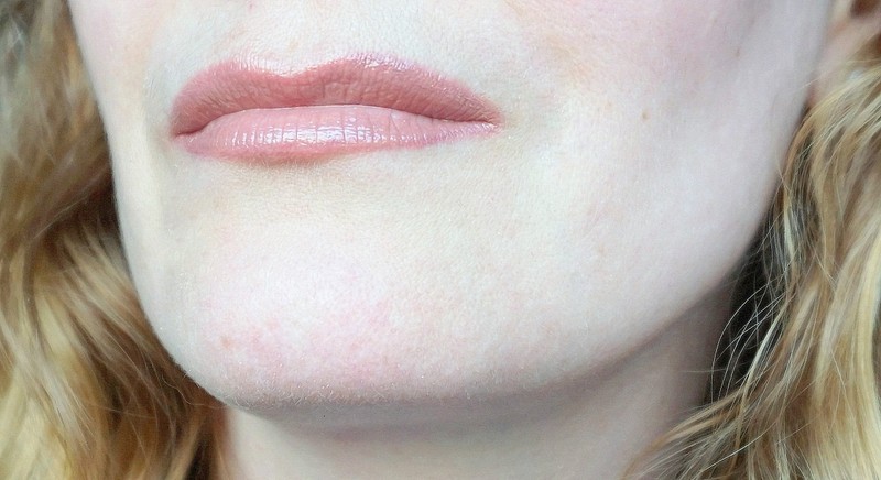 KYLIE Cosmetics Lipgloss Literally - Highendlove