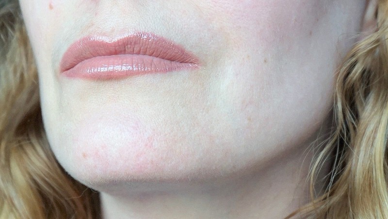 KYLIE Cosmetics Lipgloss Literally - Highendlove