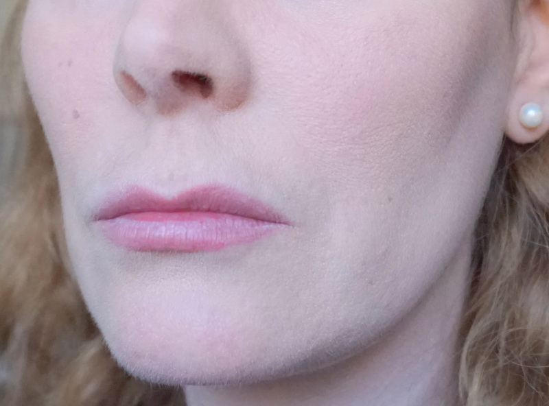 BENEFIT The POREfessional Pore Minimizing Makeup - Highendlove